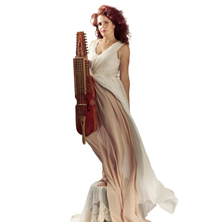 Ana Alcaide Tr&iacute;o