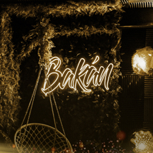 Karaoke, Cena y Shows