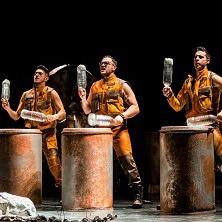 Trash! de Yllana y T&ouml;them