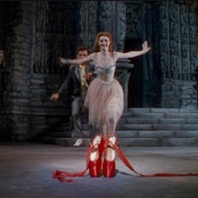 Las zapatillas rojas