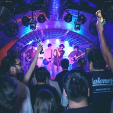 Ni&ntilde;a Vud&uuml;