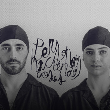 Personas haciendo cosas