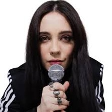 &Uacute;rsula Addams