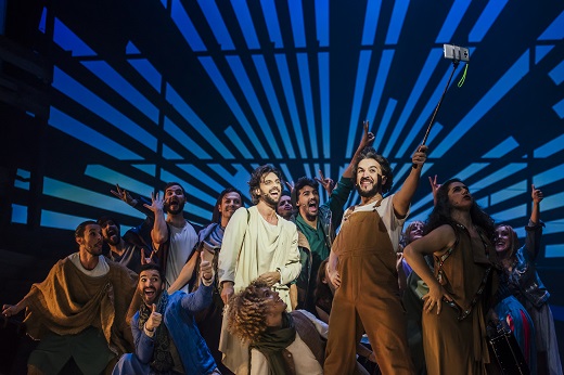 33 El Musical