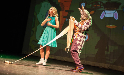 Alicia En El Pais De Las Maravillas