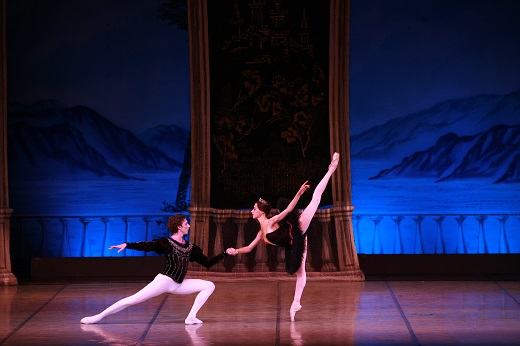 Lago de los Cisnes  Ballet Nacional Ruso, S. Radch