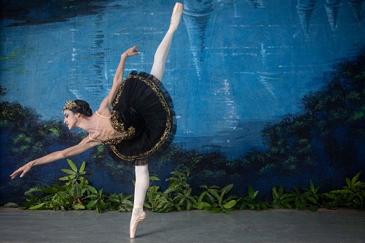 El lago de los Cisnes - Ballet cl&aacute;sico de Cuba Lau