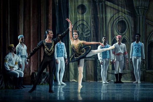 El lago de los Cisnes - Ballet cl&aacute;sico de Cuba Lau
