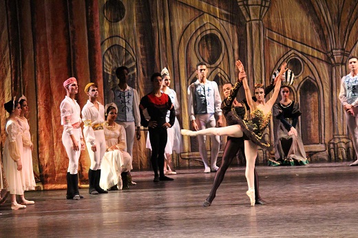 El lago de los Cisnes - Ballet cl&aacute;sico de Cuba Lau
