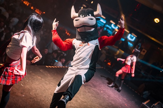 Fabrik: Universiparty