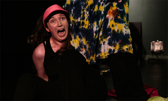 Gente encerrada en sitios