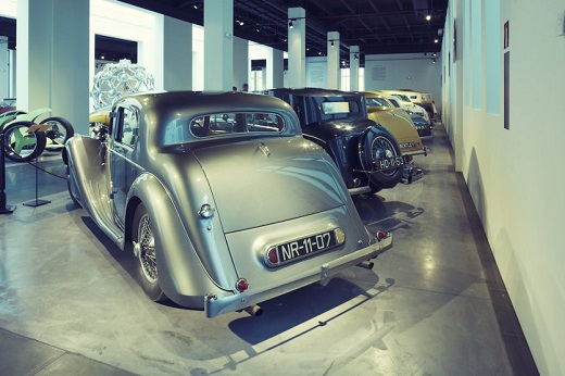 Museo Automovil&iacute;stico y de La Moda
