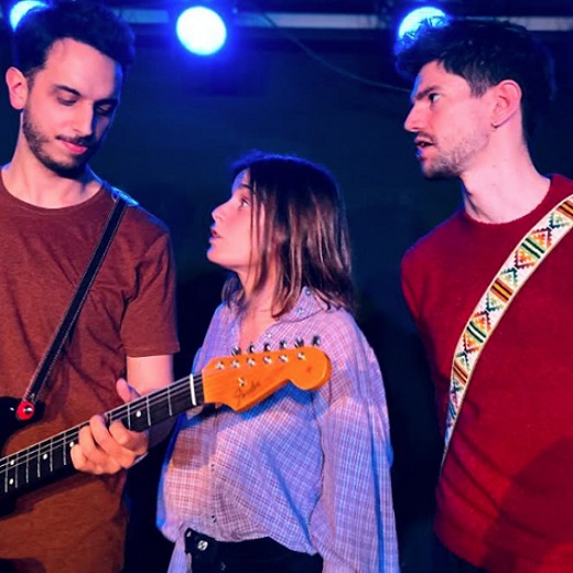 Noche de micros azules