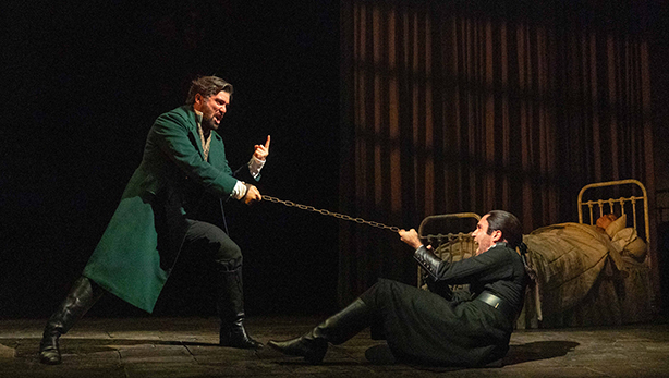 Adri&aacute;n Salzedo como 'Valjean' y Pitu Manubens como