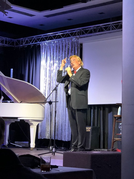 No cabe un tonto m&aacute;s