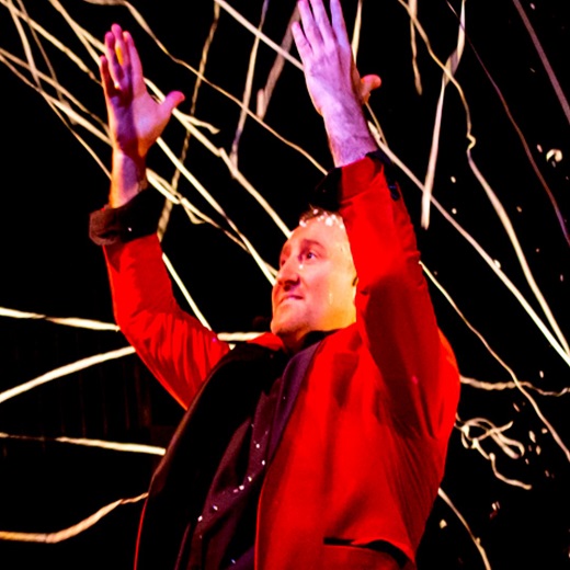 No le digas a Pap&aacute; que canto en este bar