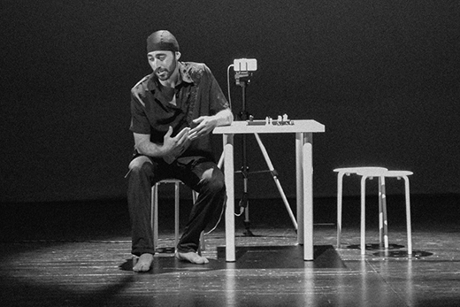 Personas haciendo cosas