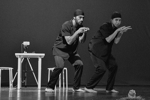 Personas haciendo cosas