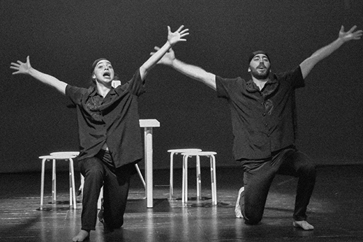 Personas haciendo cosas