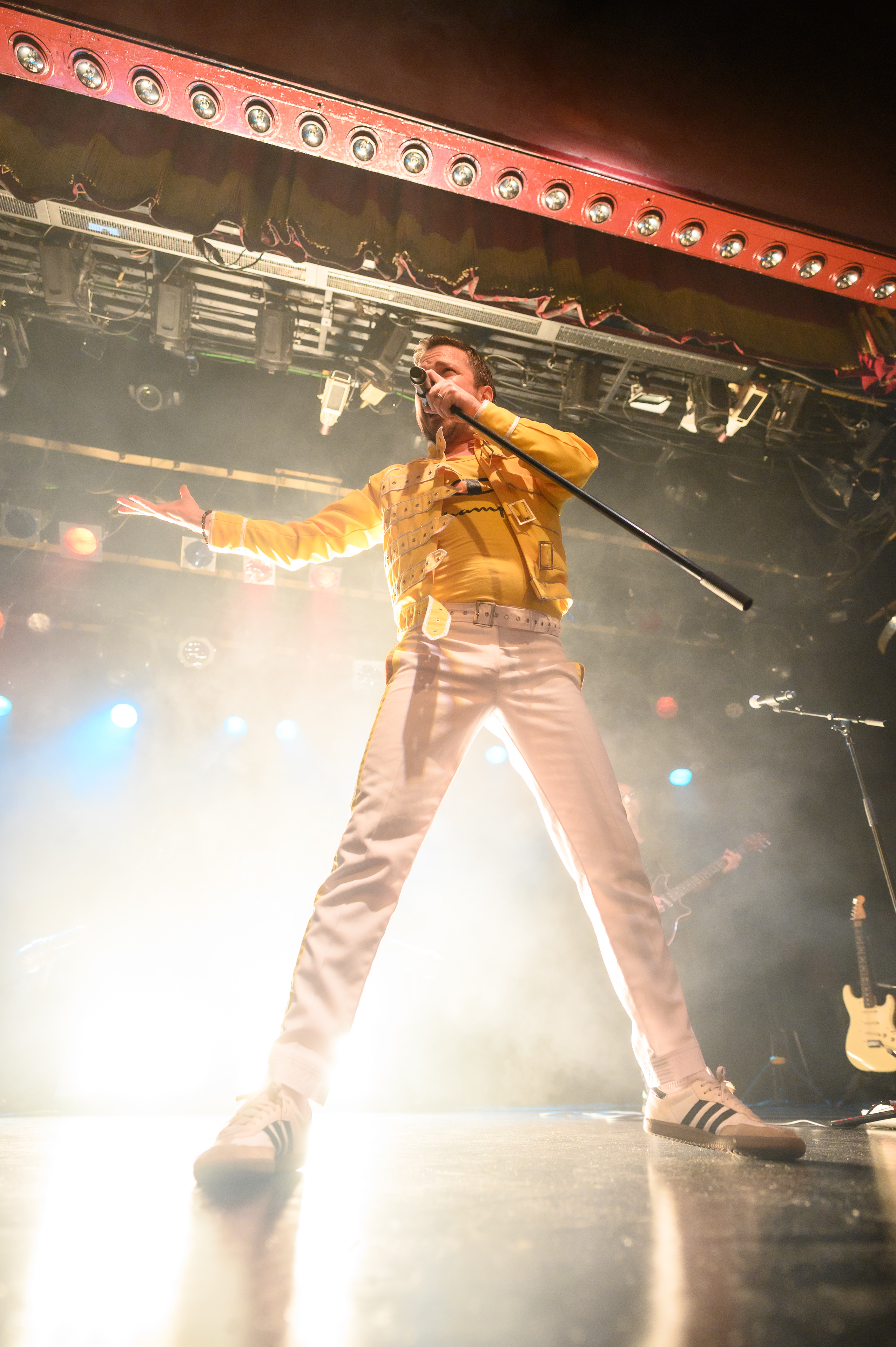 Play-the-game-queen_02