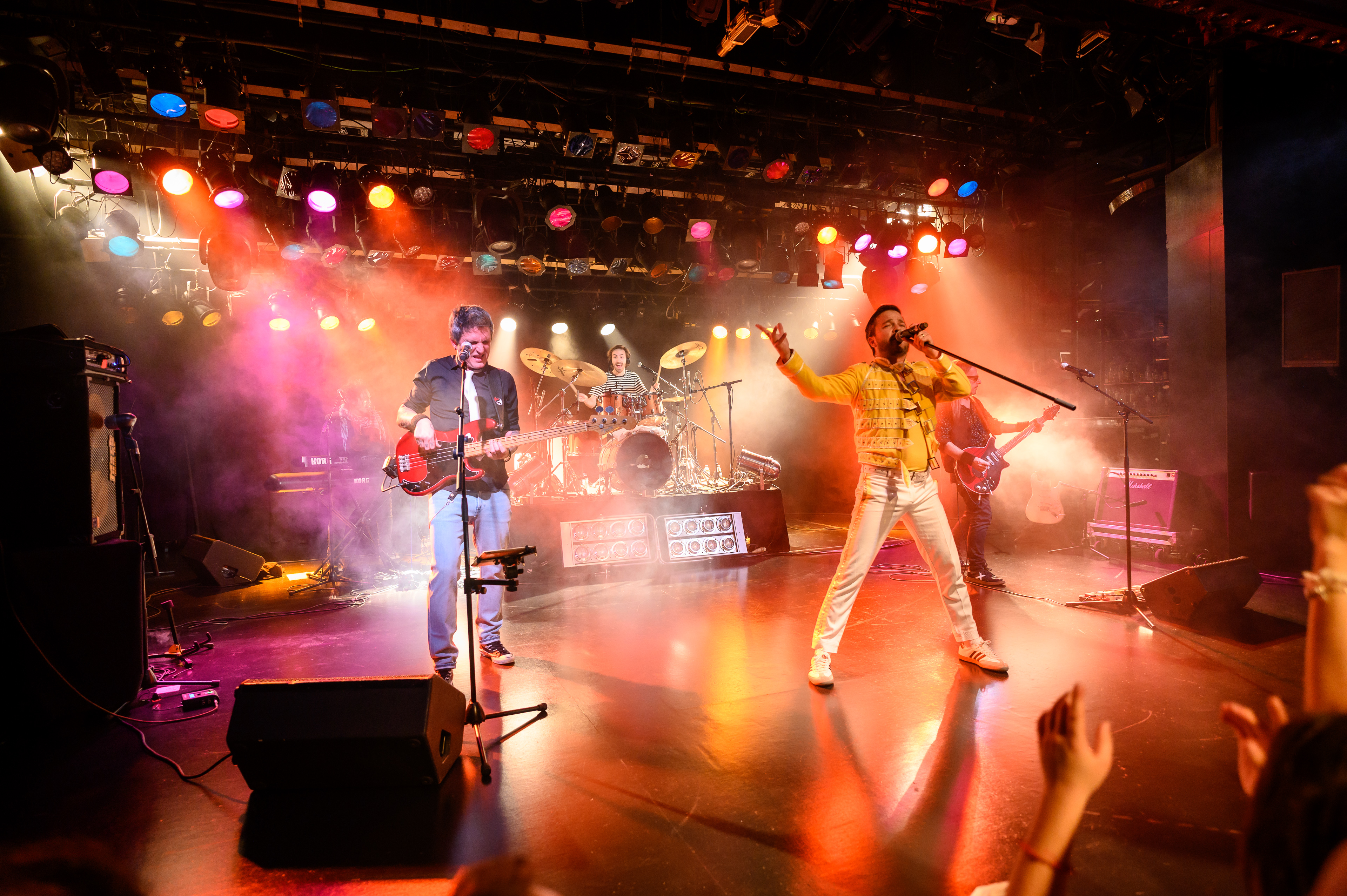 Play-the-game-queen_03