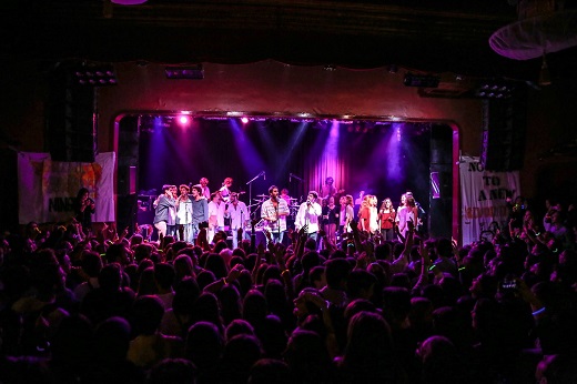 Pasi&oacute;n. Hakuna Group Music