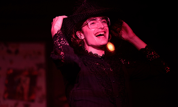 Stranger Sings! Una Parodia Musical