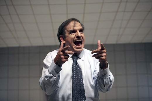 Sangre en el div&aacute;n