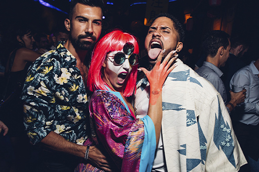 U&ntilde;as Chung Lee&nbsp;