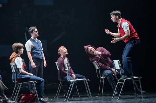 Un Monstruo viene a verme