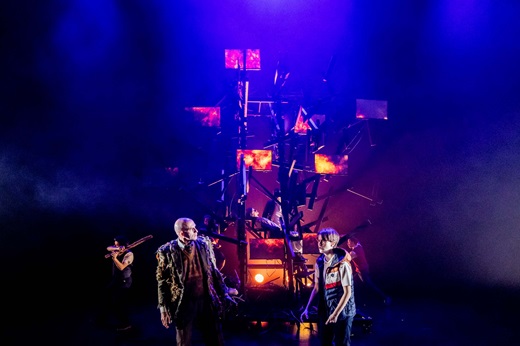 Un Monstruo viene a verme