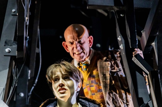 Un Monstruo viene a verme