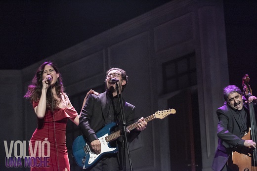 Volvi&oacute; una noche