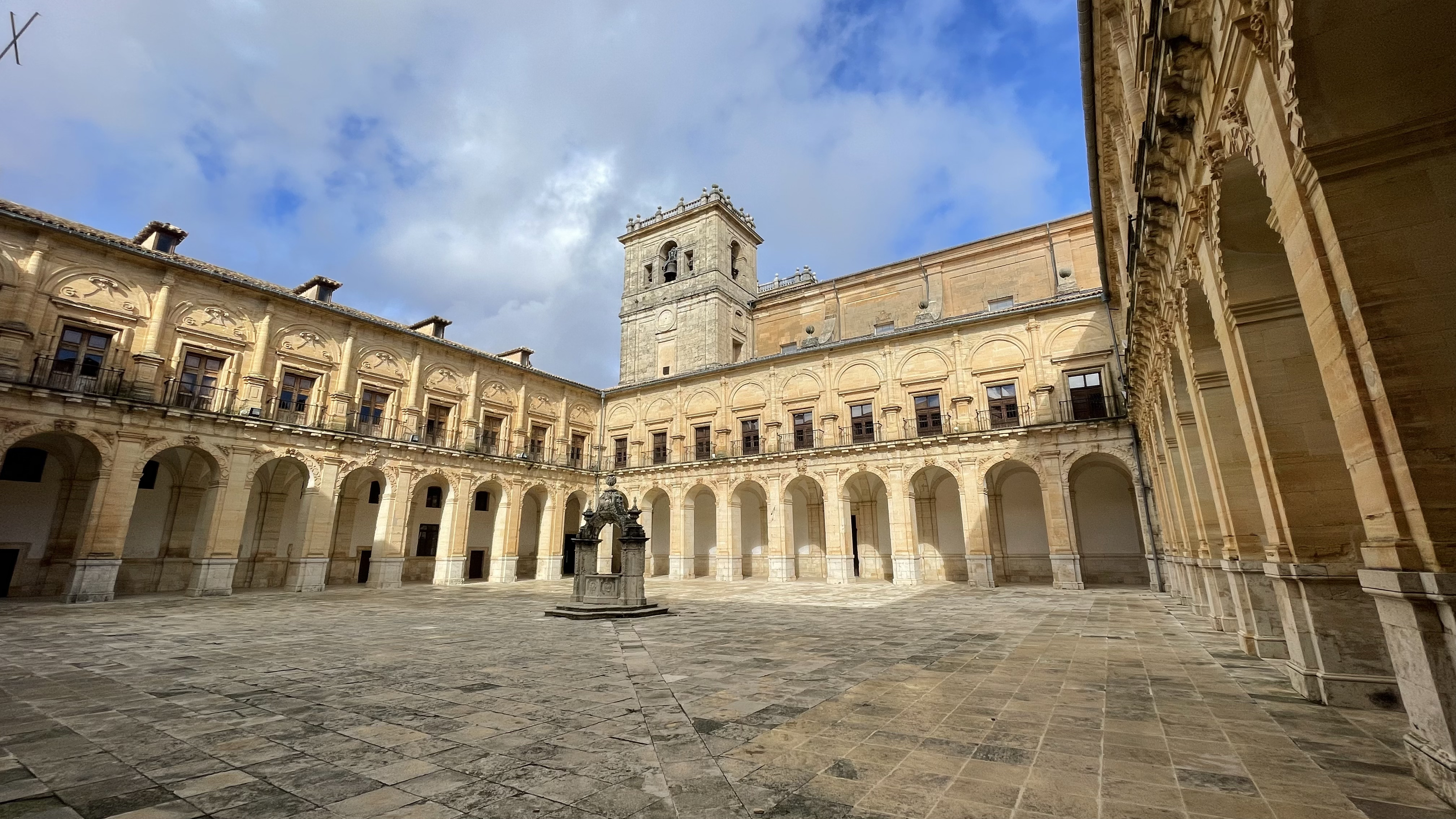 Patio del Monasterio