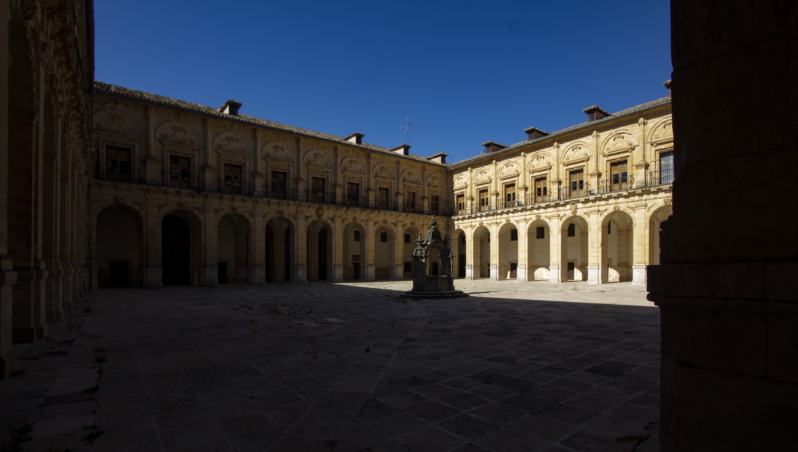 Monasterio de Ucl&eacute;s