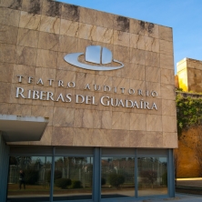 Explanadas Auditorio Riberas del Guada&iacute;ra