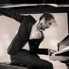 Las manos Jorge Bedoya